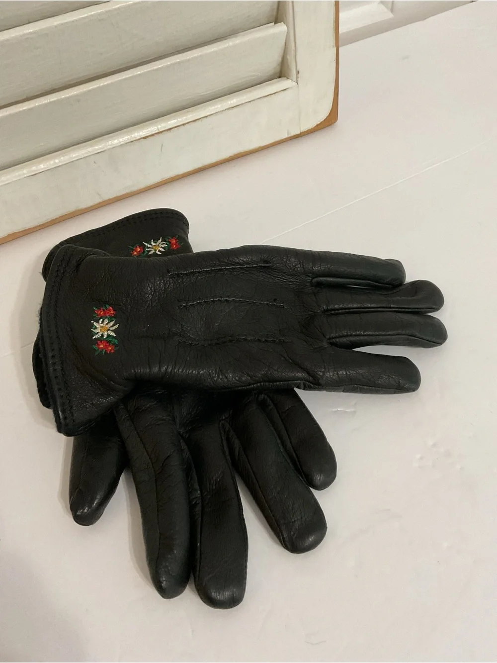 Post Card Black Leather Gloves with Floral Embroidery